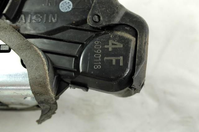 CENTRALNI ZAKLEP SPREDNJIH VRAT  OEM N. 6903042221 ORIGINAL REZERVNI DEL TOYOTA RAV 4 A3 MK3 (2006 - 03/2009) DIESEL LETNIK 2006