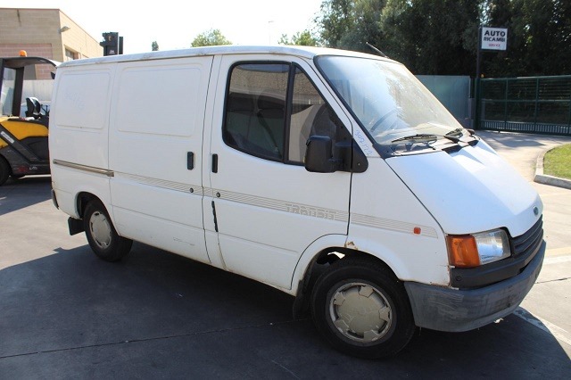 FORD TRANSIT 2.5 D 51KW 5M 2P (1989) RICAMBI USATI AUTO IN PIAZZALE 