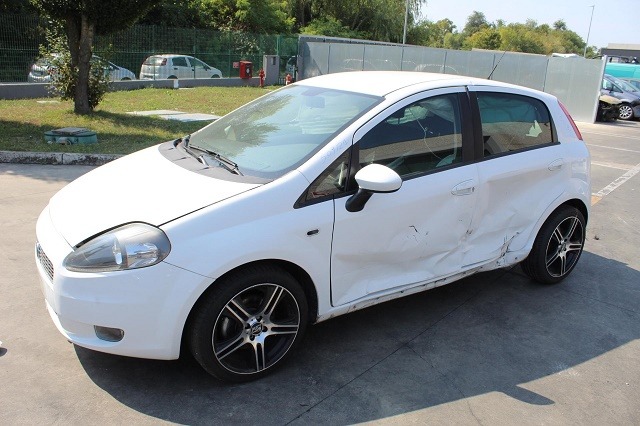 FIAT GRANDE PUNTO 1.3 D 66KW 6M 5P (2009) RICAMBI IN MAGAZZINO