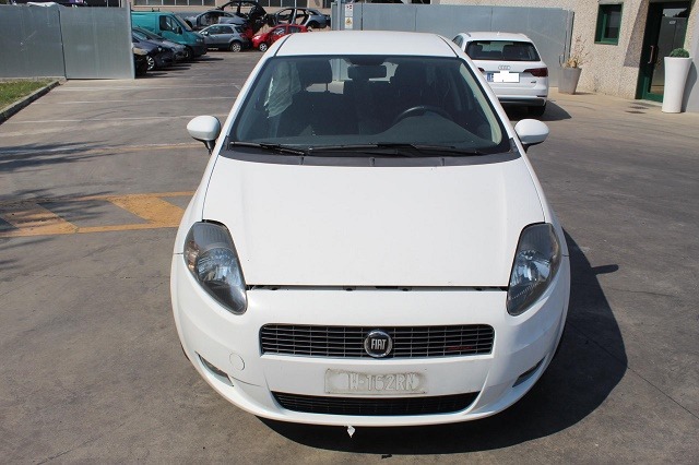 FIAT GRANDE PUNTO 1.3 D 66KW 6M 5P (2009) RICAMBI IN MAGAZZINO