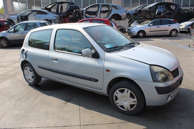 RENAULT CLIO 1.2 B 55KW 5M 3P (2002) BUTTATA INTERA 