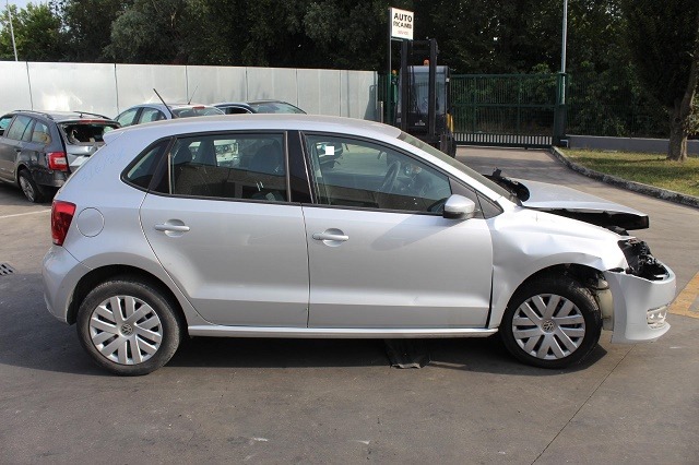 VOLKSWAGEN POLO 1.2 B 51KW 5M 5P (2012) RICAMBI IN MAGAZZINO