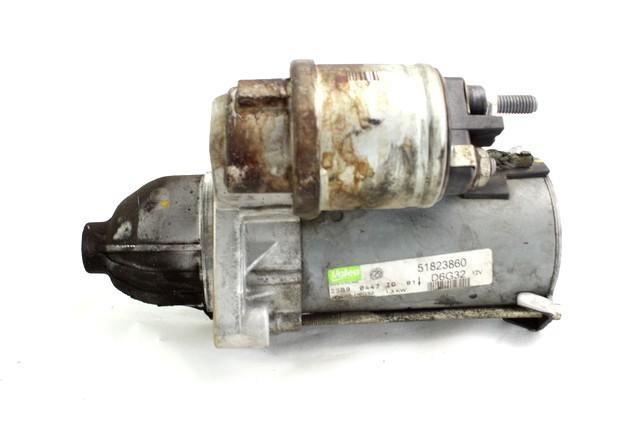 ZAGANJAC MOTORJA  OEM N. 51823860 ORIGINAL REZERVNI DEL FIAT GRANDE PUNTO 199 (2005 - 2012) DIESEL LETNIK 2009