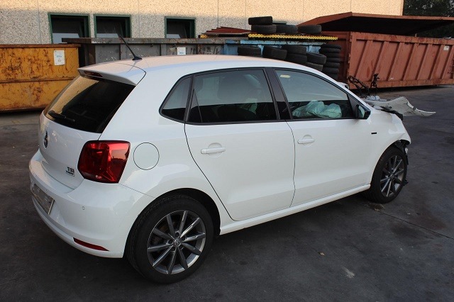 VOLKSWAGEN POLO 1.2 B 66KW 5M 5P (2015) RICAMBI IN MAGAZZINO