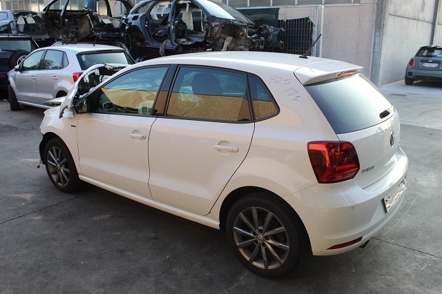 VOLKSWAGEN POLO 1.2 B 66KW 5M 5P (2015) RICAMBI IN MAGAZZINO