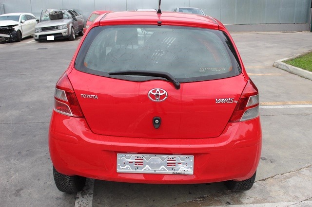 TOYOTA YARIS 1.0 B 51KW 5M 5P (2010) RICAMBI IN MAGAZZINO