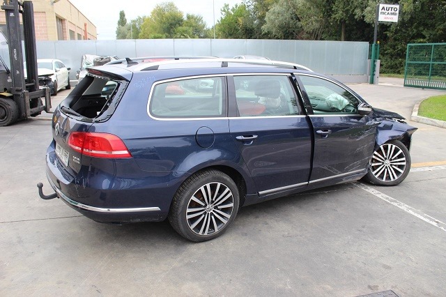 VOLKSWAGEN PASSAT SW 2.0 D 4X4 103KW 6M 5P (2012) RICAMBI IN MAGAZZINO