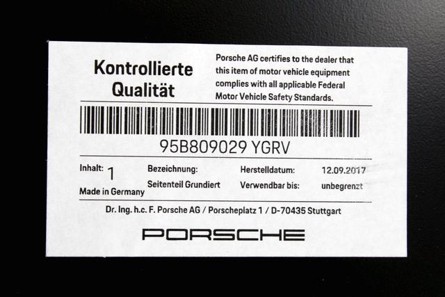 ZADNJA BOCNA STRAN OEM N. 95B809029YGRV ORIGINAL REZERVNI DEL PORSCHE MACAN 95B MK1 (2013 - 2018)BENZINA LETNIK 2015