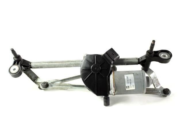 MOTORCEK PREDNJIH BRISALCEV OEM N. 13182340 ORIGINAL REZERVNI DEL OPEL CORSA D R S07 (02/2011 - 2014) BENZINA/GPL LETNIK 2012