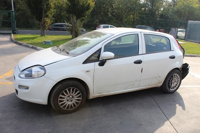 FIAT PUNTO 1.3 D 70KW 5M 5P (2016) RICAMBI IN MAGAZZINO