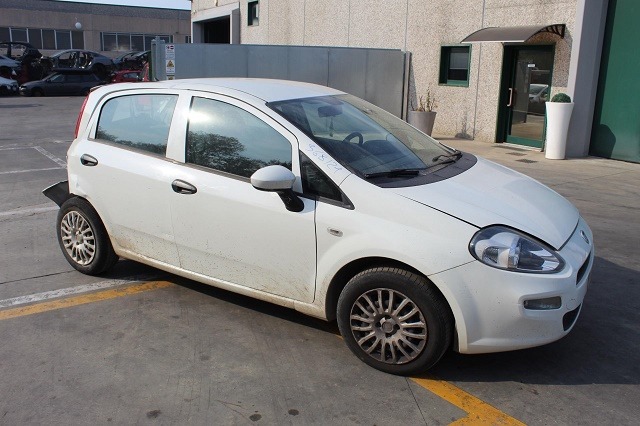 FIAT PUNTO 1.3 D 70KW 5M 5P (2016) RICAMBI IN MAGAZZINO