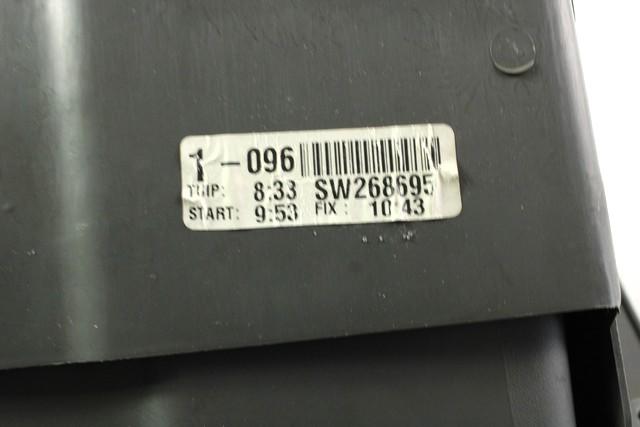 PREDAL ZA DOKUMENTE OEM N. 84541-26000 ORIGINAL REZERVNI DEL HYUNDAI SANTA FE SM MK1 (2000 - 2006) DIESEL LETNIK 2002