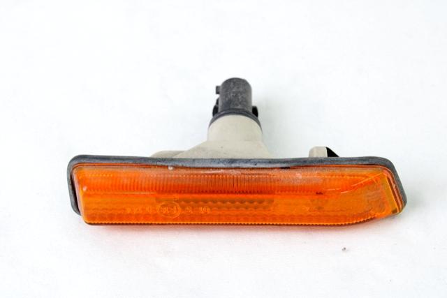 SPREDNJI INDIKATOR OEM N. 63138372241 ORIGINAL REZERVNI DEL BMW X5 E53 (1999 - 2003)BENZINA LETNIK 2001