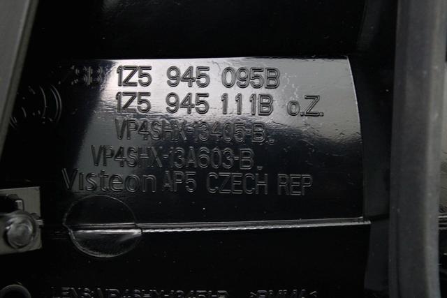 ZADNJI LEVI ZAROMET OEM N. 1Z5945111B ORIGINAL REZERVNI DEL SKODA OCTAVIA MK2 R 1Z5 BER/SW (2008 - 2012)DIESEL LETNIK 2009