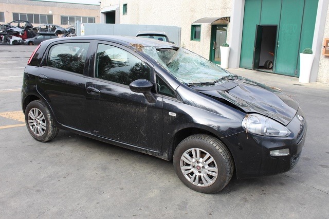 FIAT PUNTO 1.4 M 57KW 5M 5P (2015) RICAMBI IN MAGAZZINO