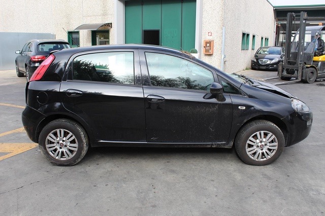 FIAT PUNTO 1.4 M 57KW 5M 5P (2015) RICAMBI IN MAGAZZINO