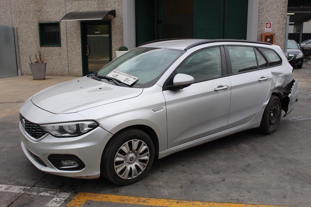 FIAT TIPO SW 1.3 D 70KW AUT 5P (2017) RICAMBI IN MAGAZZINO