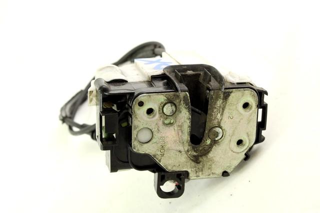 CENTRALNI ZAKLEP SPREDNJIH VRAT  OEM N. 51827594 ORIGINAL REZERVNI DEL FIAT 500 CINQUECENTO 312 MK3 (2007 - 2015) DIESEL LETNIK 2008