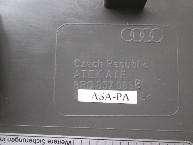 MONTA?NI DELI /  ARMATURNE PLOSCE SPODNJI OEM N. 8R0857086B ORIGINAL REZERVNI DEL AUDI Q5 8R B8 (10/2008 - 06/2012) DIESEL LETNIK 2010