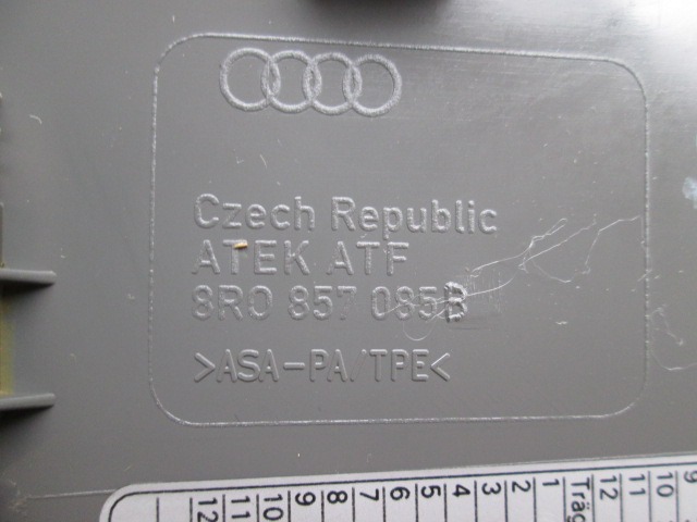 MONTA?NI DELI /  ARMATURNE PLOSCE SPODNJI OEM N. 8R0857085B ORIGINAL REZERVNI DEL AUDI Q5 8R B8 (10/2008 - 06/2012) DIESEL LETNIK 2010