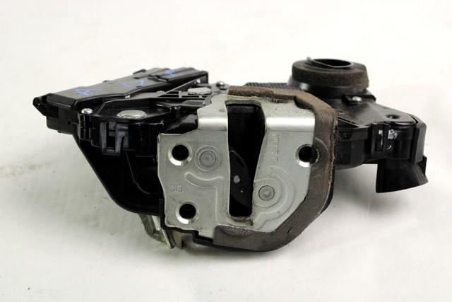 CENTRALNI ZAKLEP SPREDNJIH VRAT  OEM N. 690300D150 ORIGINAL REZERVNI DEL TOYOTA YARIS P9 MK2 (01/2006 - 2009) BENZINA LETNIK 2007