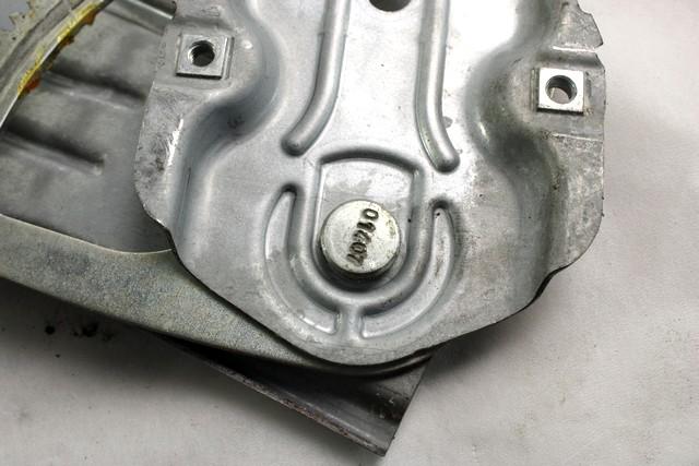 ROCNI SISTEM ZA DVIGOVANJE ZADNJEGA STEKLA  OEM N. 698300D120 ORIGINAL REZERVNI DEL TOYOTA YARIS P9 MK2 (01/2006 - 2009) BENZINA LETNIK 2007