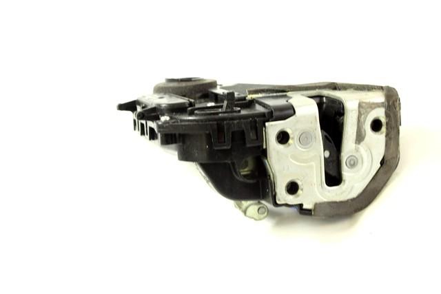 CENTRALNO ZAKLEPANJE ZADNJIH DESNIH VRAT OEM N. 693300D060 ORIGINAL REZERVNI DEL TOYOTA YARIS P9 MK2 (01/2006 - 2009) BENZINA LETNIK 2007