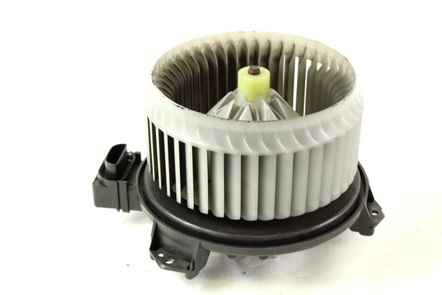 VENTILATOR  KABINE  OEM N. AV272700-0311 ORIGINAL REZERVNI DEL TOYOTA YARIS P9 MK2 (01/2006 - 2009) BENZINA LETNIK 2007