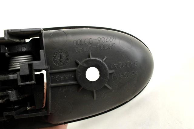 NOTRANJA KLJUKA  OEM N. 69206-0D100 ORIGINAL REZERVNI DEL TOYOTA YARIS P9 MK2 (01/2006 - 2009) BENZINA LETNIK 2007