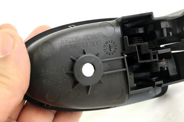 NOTRANJA KLJUKA  OEM N. 69205-0D100 ORIGINAL REZERVNI DEL TOYOTA YARIS P9 MK2 (01/2006 - 2009) BENZINA LETNIK 2007