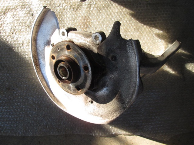 KOLESNI NOSILEC ZADAJ DESNO / POGON PRIROBNICO PESTA OEM N. 8R0505431C ORIGINAL REZERVNI DEL AUDI Q5 8R B8 (10/2008 - 06/2012) DIESEL LETNIK 2010