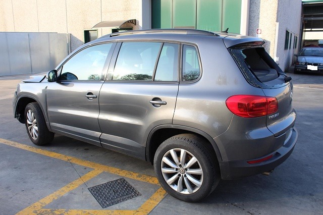 VOLKSWAGEN TIGUAN 2.0 D 4X4 103KW 6M 5P (2012) RICAMBI IN MAGAZZINO