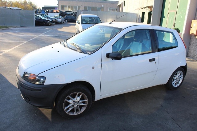 FIAT PUNTO 1.2 B 44KW 5M 3P (2000) RICAMBI IN MAGAZZINO