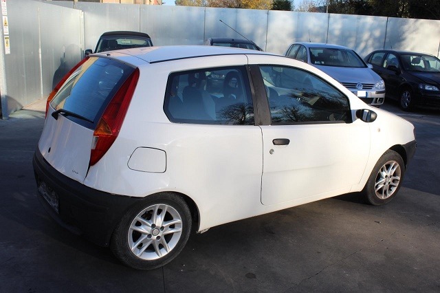 FIAT PUNTO 1.2 B 44KW 5M 3P (2000) RICAMBI IN MAGAZZINO