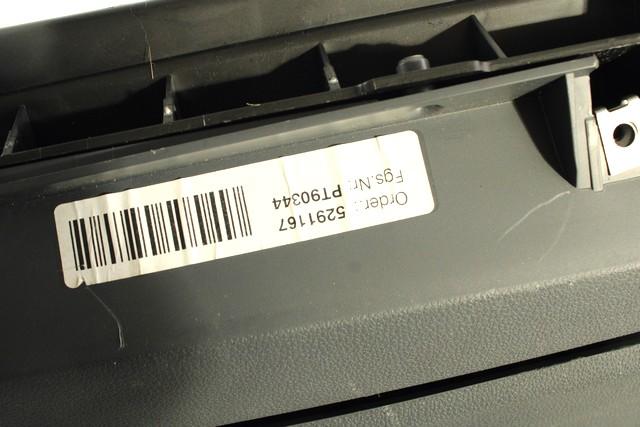 PREDAL ZA DOKUMENTE OEM N. 51457135696 ORIGINAL REZERVNI DEL BMW SERIE 1 BER/COUPE/CABRIO E81/E82/E87/E88 (2003 - 2007) BENZINA LETNIK 2006