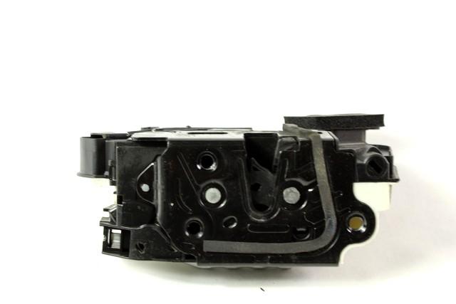 CENTRALNI ZAKLEP SPREDNJIH VRAT  OEM N. 5E1837016A ORIGINAL REZERVNI DEL SKODA OCTAVIA MK3 5E3 NL3 NR3 (2012 - 2017)BENZINA/METANO LETNIK 2015