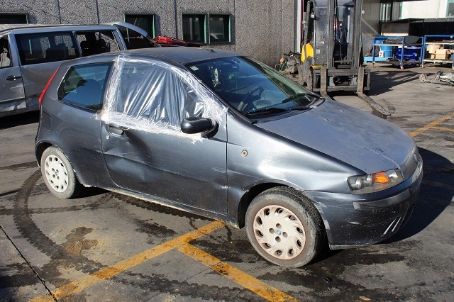 FIAT PUNTO 1.9 D 59KW 5M 5P (2000) RICAMBI IN MAGAZZINO