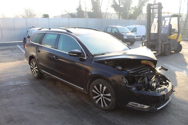 VOLKSWAGEN PASSAT SW 1.6 D 77KW 6M 5P (2012) RICAMBI IN MAGAZZINO