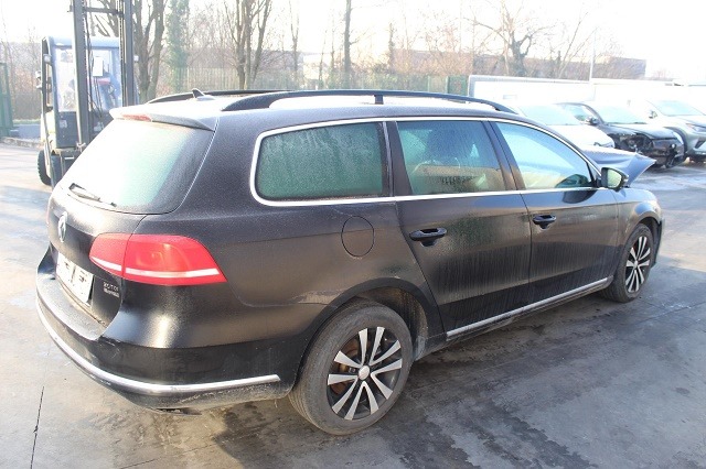 VOLKSWAGEN PASSAT SW 1.6 D 77KW 6M 5P (2012) RICAMBI IN MAGAZZINO