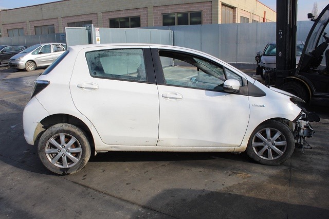 TOYOTA YARIS P13 1.5 I 55KW AUT 5P (2014) RICAMBI IN MAGAZZINO