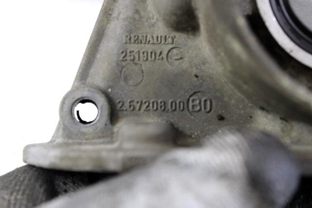 PUMPA OLJA OEM N. 8200251904 ORIGINAL REZERVNI DEL RENAULT CLIO BB CB MK2 R / CLIO STORIA (05/2001 - 2012) BENZINA LETNIK 2004