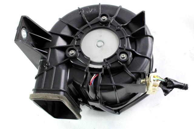 VENTILATOR  KABINE  OEM N. G9230-52010 ORIGINAL REZERVNI DEL TOYOTA YARIS P13 MK3 XP130 (2011-2017)IBRIDO (ELETRICO-BENZINA) LETNIK 2014