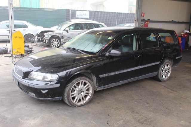 VOLVO V70 SW 2.5 D 103KW 6M 5P (2000) RICAMBI IN MAGAZZINO