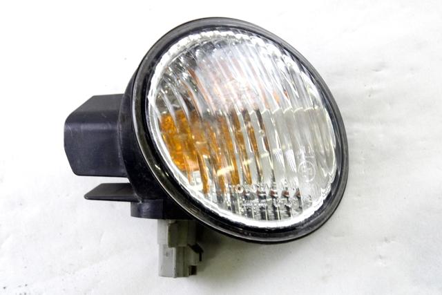 SPREDNJI INDIKATOR OEM N. 8151112830 ORIGINAL REZERVNI DEL TOYOTA COROLLA E11 (1995 - 2002)BENZINA LETNIK 1998