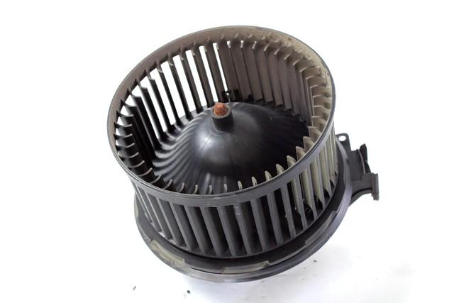 VENTILATOR  KABINE  OEM N. 8E2H-18456-AA ORIGINAL REZERVNI DEL FORD FIESTA CB1 CNN MK6 (09/2008 - 11/2012) BENZINA/GPL LETNIK 2010