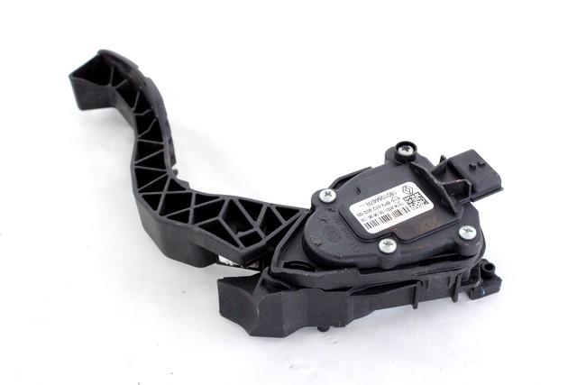 PEDALI OEM N. 180108467R ORIGINAL REZERVNI DEL RENAULT CLIO B7 SCE MK5 (DAL 2019)BENZINA LETNIK 2021