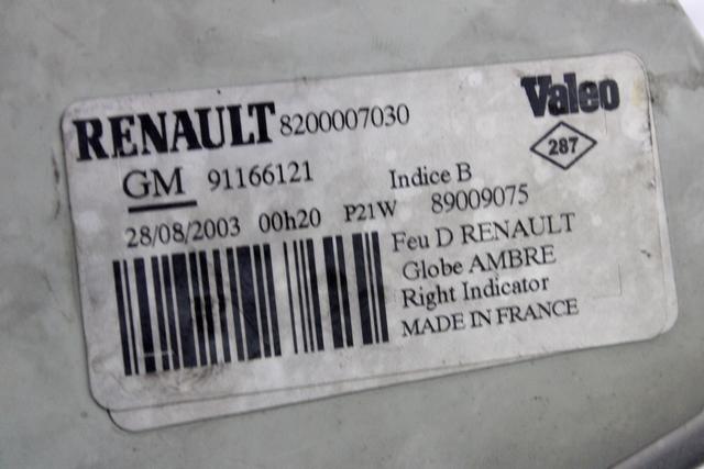 SPREDNJI INDIKATOR OEM N. 8200007030 ORIGINAL REZERVNI DEL RENAULT TRAFIC JL FL EL MK2 (2001 - 2014) DIESEL LETNIK 2003