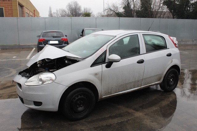 FIAT GRANDE PUNTO 1.4 M 57KW 5M 5P (2013) RICAMBI IN MAGAZZINO