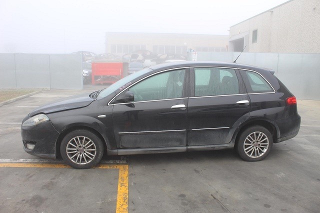 FIAT CROMA 1.9 D 110KW AUT 5P (2010) RICAMBI IN MGAZZINO