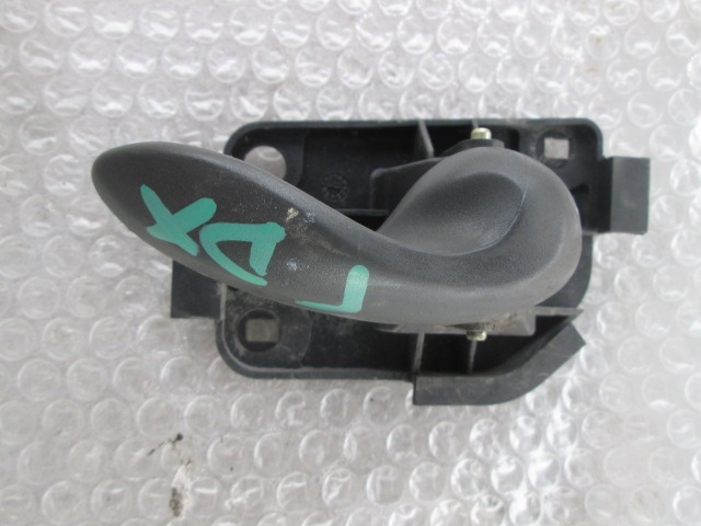 NOTRANJA KLJUKA  OEM N. 735267590 ORIGINAL REZERVNI DEL FIAT PUNTO 188 188AX MK2 (1999 - 2003) DIESEL LETNIK 2001